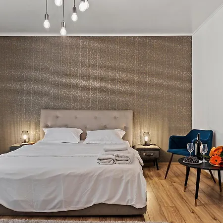 Garsoniera De Lux Si Eleganta Drumul Taberei *