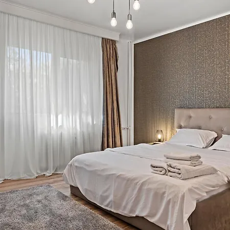 Garsoniera De Lux Si Eleganta Drumul Taberei Appartamento *